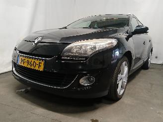 damaged passenger cars Renault Mégane Megane III Grandtour (KZ) Combi 5-drs 1.6 16V (K4M-858(K4M-R8)) [81kW]=
  (05-2009/08-2015) 2011/93