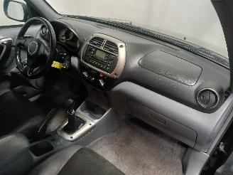 Toyota Rav-4 RAV4 (A2) Terreinwagen 1.8 16V VVT-i 4x2 (1ZZFE) [92kW]  (08-2000/11-2=
005) picture 8