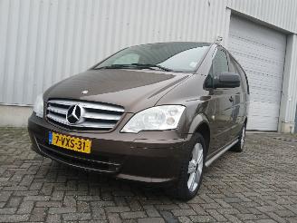 krockskadad bil auto Mercedes Vito Vito (639.6) Van 2.2 113 CDI 16V Euro 5 (OM651.940) [100kW]  (09-2010/=
=2E..) 2012/8