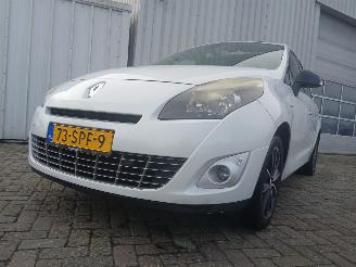 Unfallwagen Renault Scenic Grand Scénic III (JZ) MPV 1.6 dCi (R9M-402(R9M-A4)) [96kW]  (04-2011=
/12-2016) 2011/11