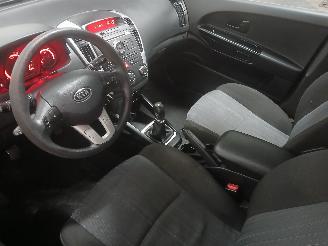 Kia Cee d Cee'd (EDB5) Hatchback 5-drs 1.4 CVVT 16V (G4FAI) [80kW]  (09-2009/12-=
2012) picture 12