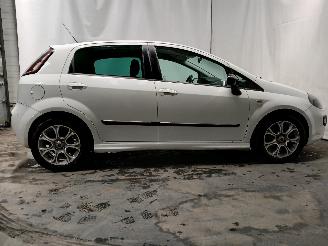 Fiat Punto Grande Punto (199) Hatchback 1.3 JTD Multijet 16V VGT (199.B.4000(Euro=
 5)) [62kW]  (04-2010/...) picture 7