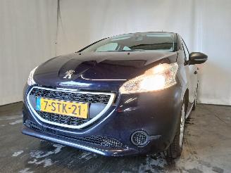 Unfallwagen Peugeot 208 208 I (CA/CC/CK/CL) Hatchback 1.0 Vti 12V PureTech (EB0(ZMZ)) [50kW]  =
(03-2012/12-2019) 2013/12