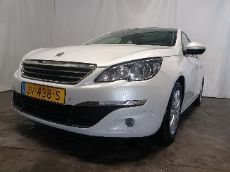 uszkodzony samochody osobowe Peugeot 308 308 SW (L4/L9/LC/LJ/LR) Combi 5-drs 1.2 12V e-THP PureTech 130 (EB2ADT=
S(HNS)) [96kW]  (03-2014/06-2021) 2014/5