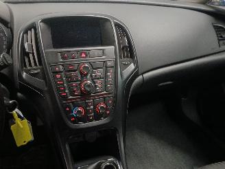 Opel Astra Astra J Sports Tourer (PD8/PE8/PF8) Combi 1.4 Turbo 16V (A14NEL(Euro 5=
)) [88kW]  (10-2010/10-2015) picture 16