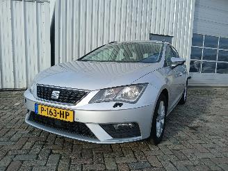 uszkodzony samochody osobowe Seat Leon Leon ST (5FF) Combi 5-drs 1.6 TDI 16V (DDYA) [85kW]  (11-2016/08-2020)= 2017/6