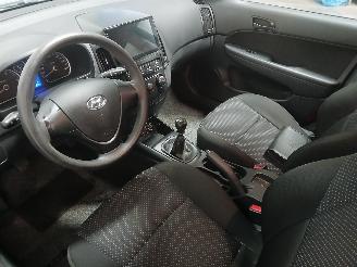 Hyundai I-30 i30 (FD) Hatchback 1.4 CVVT 16V (G4FA) [80kW]  (10-2007/11-2011) picture 12