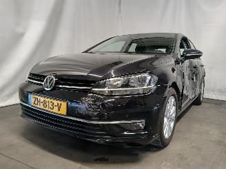 Damaged car Volkswagen Golf Golf VII (AUA) Hatchback 1.0 TSI 12V BlueMotion (DKRF) [85kW]  (05-201=
5/08-2020) 2019/5