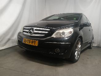 krockskadad bil auto Mercedes B-klasse B (W245) Hatchback 2.0 B-200 16V Turbo (M266.980) [142kW]  (03-2005/11=
-2011) 2006/8