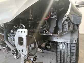 Volkswagen Golf Golf VI (5K1) Hatchback 1.2 TSI BlueMotion (CBZB) [77kW]  (11-2008/11-=
2012) picture 8