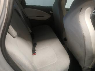 Renault Zoé Zoé (AG) Hatchback 5-drs 46kW (5AM-450(5AM-B4)) [46kW]  (06-2012/...=
) picture 9