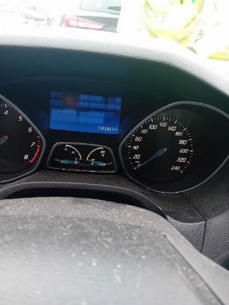 Ford Focus Focus 3 Hatchback 1.0 Ti-VCT EcoBoost 12V 100 (M2DA(Euro 5)) [74kW]  (=
02-2012/05-2018) picture 2