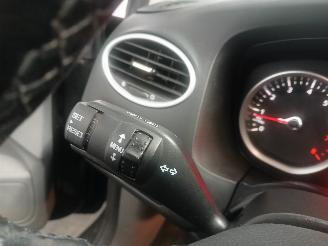 Ford Focus Focus 2 Hatchback 1.8 16V (QQDA) [92kW]  (03-2006/09-2012) picture 14