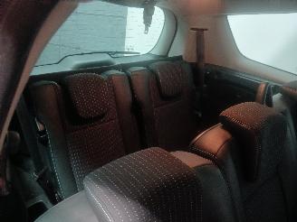 Renault Scenic Grand Scénic III (JZ) MPV 2.0 16V CVT (M4R-F713) [103kW]  (02-2009/1=
2-2016) picture 10