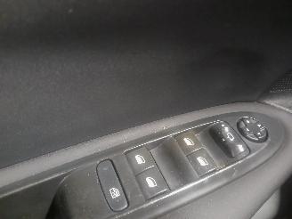 Citroën C4 C4 Berline (NC) Hatchback 5-drs 1.6 BlueHDI 100 (DV6FD(BHY)) [73kW]  (=
07-2014/05-2018) picture 13