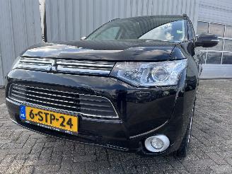 Avarii autoturisme Mitsubishi Outlander Outlander (GF/GG) SUV 2.0 16V PHEV 4x4 (Y61) [147kW]  (01-2014/12-2021=
) 2013/12