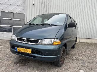 Auto incidentate Toyota Hi-Ace HiAce II Van 2.4 D (2L) [55kW]  (09-1995/08-2001) 2001/11