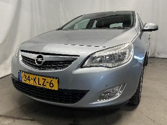krockskadad bil auto Opel Astra Astra J (PC6/PD6/PE6/PF6) Hatchback 5-drs 1.6 16V (A16XER(Euro 5)) [85=
kW]  (12-2009/10-2015) 2010/1