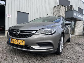 uszkodzony samochody osobowe Opel Astra Astra K Hatchback 5-drs 1.0 Turbo 12V (B10XFT(Euro 6)) [77kW]  (10-201=
5/12-2022) 2017/7