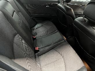 Mercedes E-klasse E (W211) Sedan 2.6 E-240 V6 18V (M112.913) [130kW]  (03-2002/12-2008) picture 16