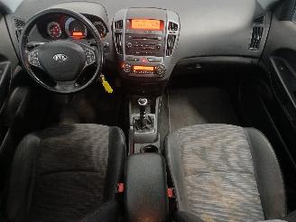 Kia Cee d Cee'd Sporty Wagon (EDF) Combi 1.4 16V (G4FA) [80kW]  (09-2007/12-2012=
) picture 11