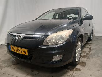 damaged passenger cars Hyundai I-30 i30 (FD) Hatchback 1.4 CVVT 16V (G4FA) [80kW]  (10-2007/11-2011) 2010/11