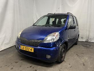 damaged passenger cars Toyota Yaris Yaris Verso (P2) MPV 1.3 16V (2NZFE) [63kW]  (08-1999/10-2002) 2000/6