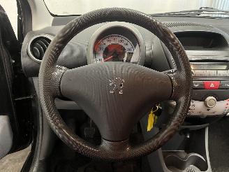 Peugeot 107 107 Hatchback 1.0 12V (384F(1KR)) [50kW]  (06-2005/05-2014) picture 16
