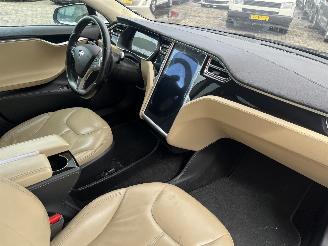 Tesla Model S Model S Liftback 85 (L1S) [270kW]  (09-2012/02-2016) picture 7