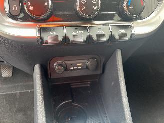 Kia Rio Rio III (UB) Hatchback 1.2 CVVT 16V (G4LA5) [63kW]  (09-2011/12-2017) picture 17
