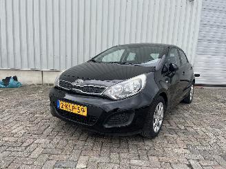 damaged passenger cars Kia Rio Rio III (UB) Hatchback 1.2 CVVT 16V (G4LA5) [63kW]  (09-2011/12-2017) 2013/6