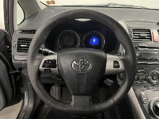 Toyota Auris Auris (E15) Hatchback 1.8 16V HSD Full Hybrid (2ZRFXE) [100kW]  (09-20=
10/09-2012) picture 15