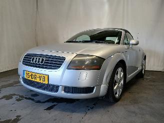 Vaurioauto  passenger cars Audi TT TT Roadster (8N9) Cabrio 1.8 20V Turbo (AWP) [132kW]  (10-1999/02-2007=
) 2000/1