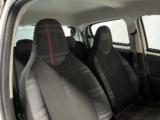 Peugeot 108 108 Hatchback 1.0 12V (1KRFE(CFB)) [51kW]  (05-2014/...) picture 16