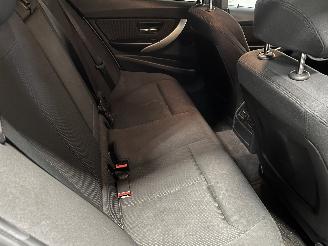 BMW 3-serie 3 serie (F30) Sedan 320i 2.0 16V (N20-B20B) [135kW]  (03-2012/10-2018)= picture 16