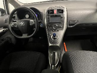 Toyota Auris Auris (E15) Hatchback 1.8 16V HSD Full Hybrid (2ZRFXE) [100kW]  (09-20=
10/09-2012) picture 14