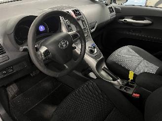 Toyota Auris Auris (E15) Hatchback 1.8 16V HSD Full Hybrid (2ZRFXE) [100kW]  (09-20=
10/09-2012) picture 15