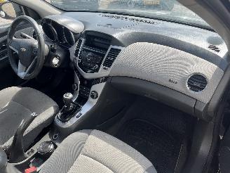 Daewoo Cruze Cruze (300) Sedan 1.8 16V VVT (F18D4(Euro 5)) [104kW]  (05-2009/12-201=
5) picture 9