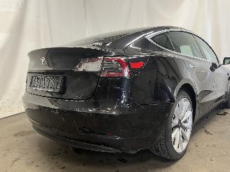 Tesla Model 3 Model 3 Sedan Long Range 72kWh (3D6) [192kW]  (01-2017/...) picture 8