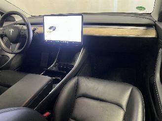 Tesla Model 3 Model 3 Sedan Long Range 72kWh (3D6) [192kW]  (01-2017/...) picture 10
