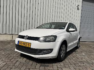 Damaged car Volkswagen Polo Polo V (6R) Hatchback 1.2 TDI 12V BlueMotion (CFWA(Euro 5)) [55kW]  (1=
0-2009/05-2014) 2011/7