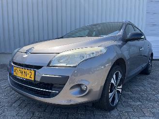 Vaurioauto  passenger cars Renault Mégane Megane III Berline (BZ) Hatchback 5-drs 1.2 16V TCE 115 (H5F-408(H5F-F=
4)) [85kW]  (03-2012/02-2016) 2013/1
