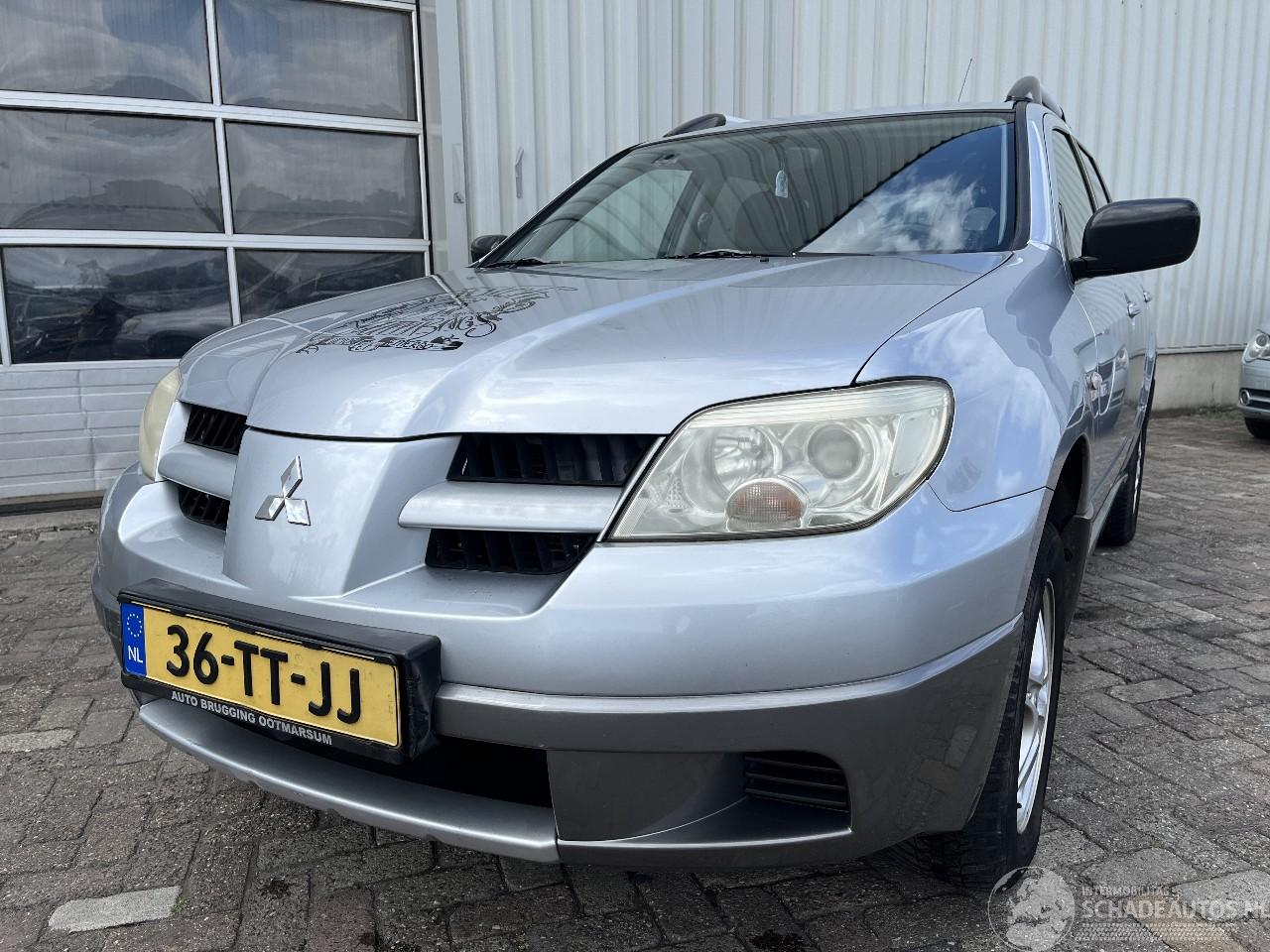 Mitsubishi Outlander Outlander (CU) SUV 2.0 16V 4x2 (4G63(16V)) [100kW]  (05-2003/10-2006)