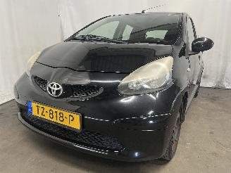 uszkodzony samochody osobowe Toyota Aygo Aygo (B10) Hatchback 1.0 12V VVT-i (1KR-FE) [50kW]  (07-2005/05-2014) 2003/9