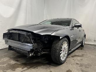 Unfallwagen Jaguar XE XE Sedan 2.0 D E-Performance 16V (204DTD(AJ20D4)) [120kW]  (03-2015/..=
=2E) 2015/6