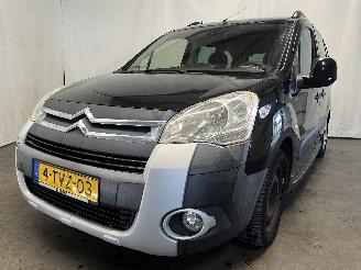 Voiture accidenté Citroën Berlingo Berlingo Cinqspace, Multispace MPV 1.6 VTi 120 16V (EP6C(5FS)) [88kW] =
 (11-2009/12-2018) 2010/2