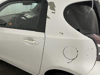 Toyota iQ iQ Hatchback 3-drs 1.0 12V VVT-i (1KR-FE) [50kW]  (01-2009/12-2015) picture 9