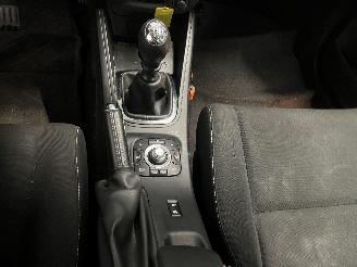 Renault Mégane Megane III Grandtour (KZ) Combi 5-drs 1.5 dCi 110 (K9K-656(K9K-G6)) [8=
1kW]  (02-2009/04-2016) picture 16