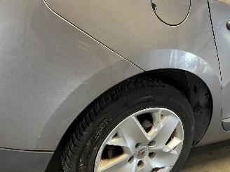 Renault Mégane Megane III Grandtour (KZ) Combi 5-drs 1.5 dCi 110 (K9K-656(K9K-G6)) [8=
1kW]  (02-2009/04-2016) picture 9