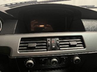 BMW 5-serie 5 serie (E60) Sedan 525i 24V (M54-B25(256S5)) [141kW]  (09-2003/02-200=
5) picture 16